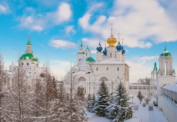 Fototapeta na wymiar The ancient Russian city of Rostov Veliky in winter