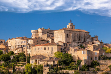 Fototapeta na wymiar Famous old village Gordes in Provence against sunset in France