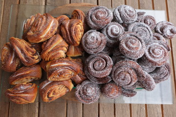 Pâtisseries finnoises à base de cannelle et de cardamome nommées Korvapuusti