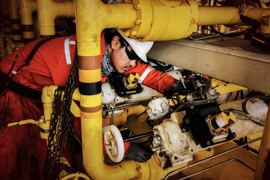 Technician,Worker Or Technician During Job Fix Leak Valves In Oil And Gas  Process Platform