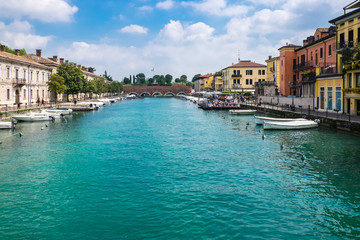 Fototapeta na wymiar Main canal in Peschiera del Garda