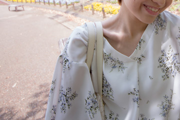 笑顔が素敵な日本女性