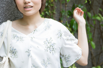 笑顔が素敵な日本女性