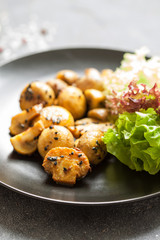 Baked champignons with curcuma and cumin