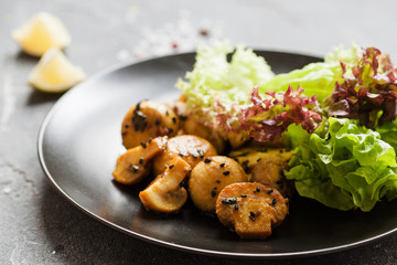 Baked champignons with curcuma and cumin