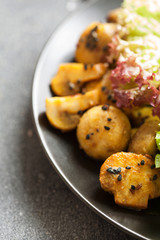 Baked champignons with curcuma and cumin