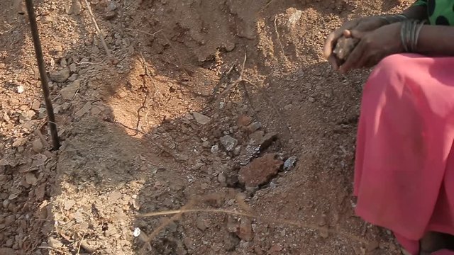Slavery in Asia. Unskilled workers. Mining of mica. India.