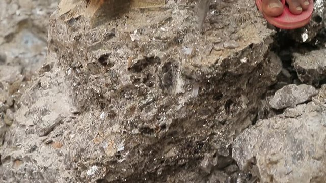 Slavery in Asia. Unskilled workers. Mining of mica. India.