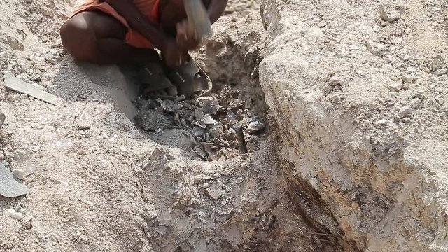 Slavery in Asia. Unskilled workers. Mining of mica. India.