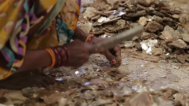 Slavery in Asia. Unskilled workers. Mining of mica. India.