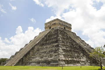 Naklejka premium Chichen Itza el castillo Kukuklan Temple,acient culture,Mexico