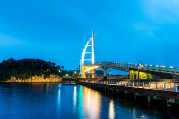 Obraz premium Saeyeongyo bridge between Seaseom and Seogwipo port in Jeju island