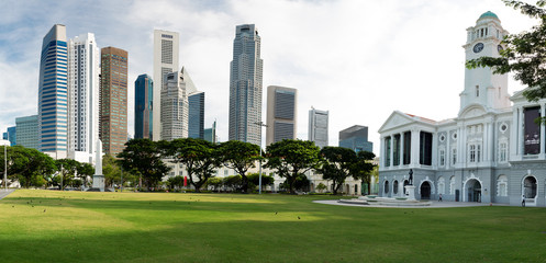 Obraz premium Victoria Theater and Concert Hall. It is a performing arts center located in Singapore's Marina Bay District. Singapore 