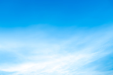 Obraz premium Blue sky and cloudy with lighting background in the morning.