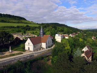 Fototapeta na wymiar Vue aérienne de l'eglise Sainte Radegonde à Giverny (Eure)