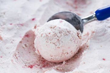 Raspberry ice cream
