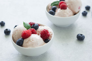 Raspberry ice cream