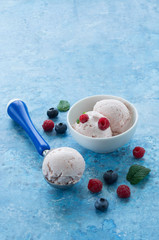 Fototapeta na wymiar Raspberry ice cream