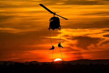 Isolated soldiers rescue helicopter operations. © nengredeye