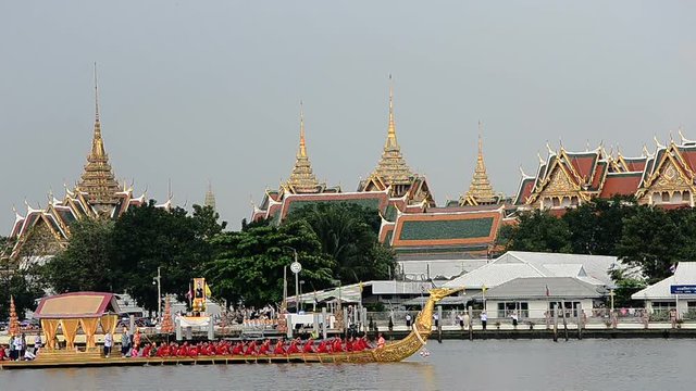 BANGKOK,THAILAND-NOVEMBER 6:The Royal Barge Procession Exercises on the occasion for Royal Kathin ceremony at Chaopraya river,on November 6,2012 in Bangkok,Thailand