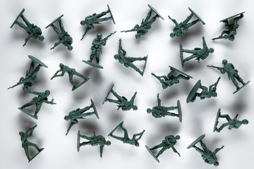 green toy soldiers