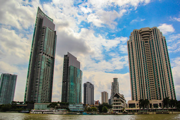 Fototapeta na wymiar cityscape in bangkok
