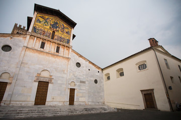 Fototapeta na wymiar Basilica of San Frediano in Lucca, Tuscany, Italy