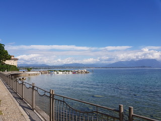 Fototapeta na wymiar Lago di Garda da Rivoltella