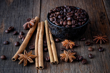 Coffee beans with cinnamon A mixture of popular drinks.