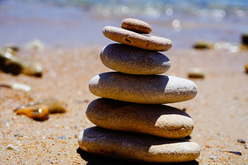 Fototapeta na wymiar beach stone balancing