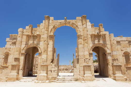 Jerash entrance gate 