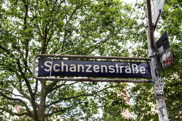 The rioters devastate  Schanzenviertel