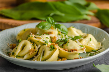Stuffed Tortellini garlic and spinach