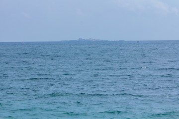 Obraz premium Island of Tabarca from the city of Santa Pola, Spain