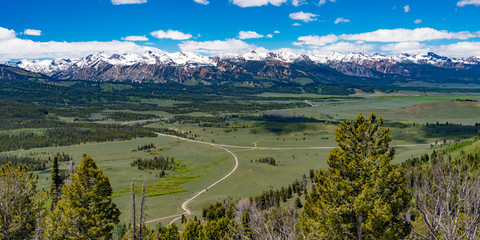 Overlook on the Sawtooth Scenic Byway, Idaho © tristanbnz