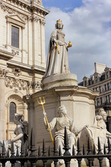 Obraz premium statue of Queen Anne at St Paul Cathedral in London