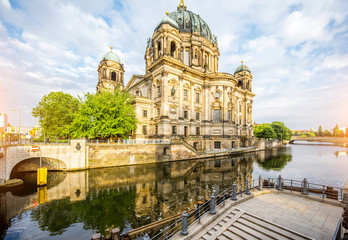 Fototapeta na wymiar View on the famous Dom cathedral on the museum island during the morning in Berlin city