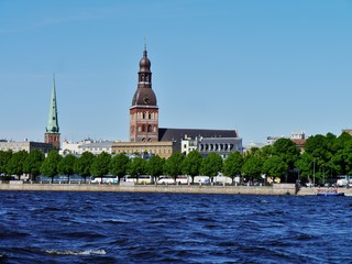 Skyline von Riga von der Düga aus