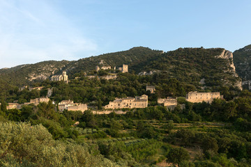 Fototapeta na wymiar Oppède le Vieux, altes Dorf in der Provence, Luberon, Frankreich