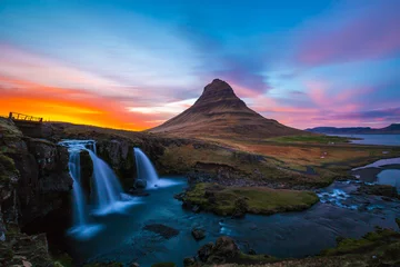 Cercles muraux Kirkjufell Kirkjufell Church mountain at sunset with pink and orange skyline, Iceland