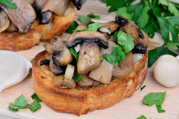 Bruschetta with mushroom and garlic