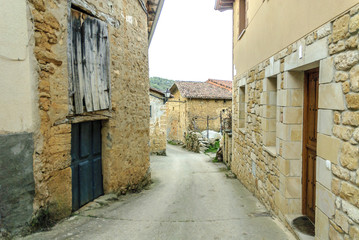 Fototapeta na wymiar street in the Tobera town in Burgos, castilla and Leon, Spain.