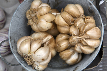 Brown Dried Garlic