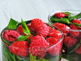 Detox water raspberry mint.