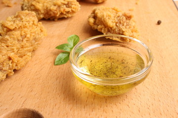 Sunflower olive oil, herbs, chicken wings, deep-fried