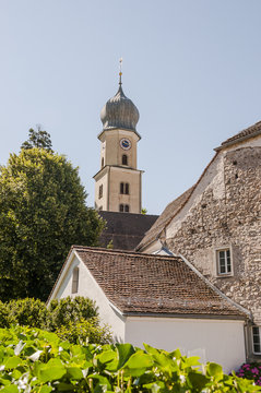 Maienfeld, Dorf, Stadt, Altstadt, Kirche, Kirchturm, historische H&auml;user, Weinberg, Rebberg, B&uuml;ndner Herrschaft, Sommer, Graub&uuml;nden, Alpen, Schweiz