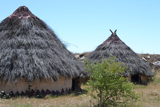 Caba&ntilde;a tradicional tribu