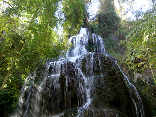 Cascada en parque natural Monasterio de piedra .. España