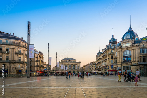 500_F_164597606_FHJhndoVbKV5OLulGuwo7aoTYlyEsYAy.jpg