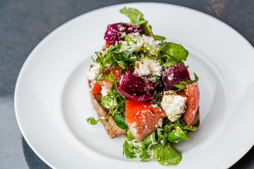 Bruschetta with vegetables